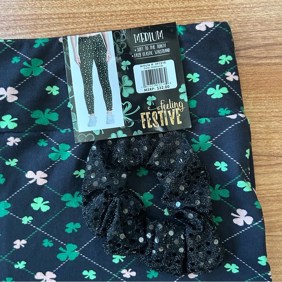Feeling Festive shamrocks leggings size medium - Picture 2 of 9